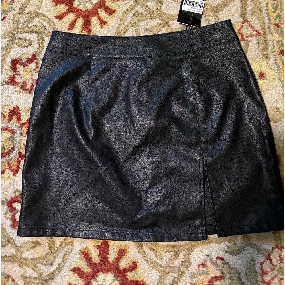 NWT Lioness Rizzo Mini size 8/Large
